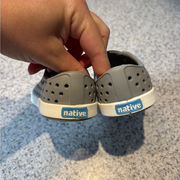 Native Jefferson slip on rubber shoes infant toddler boys unisex size 4 - Picture 3 of 4